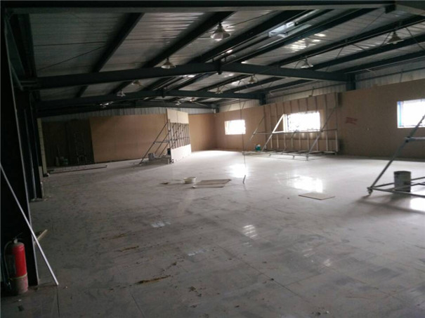 展柜生產(chǎn)車間